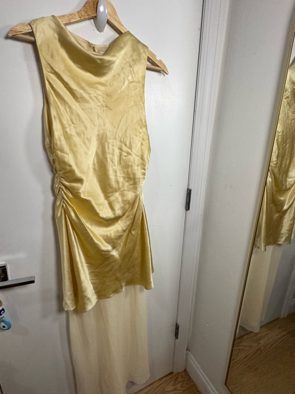 NWT reformation Logan silk dress in blonde / size 2 - Picture 5 of 7